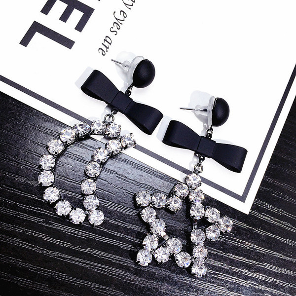 Női fülbevaló készlet csillag és hold alakú kövekkel