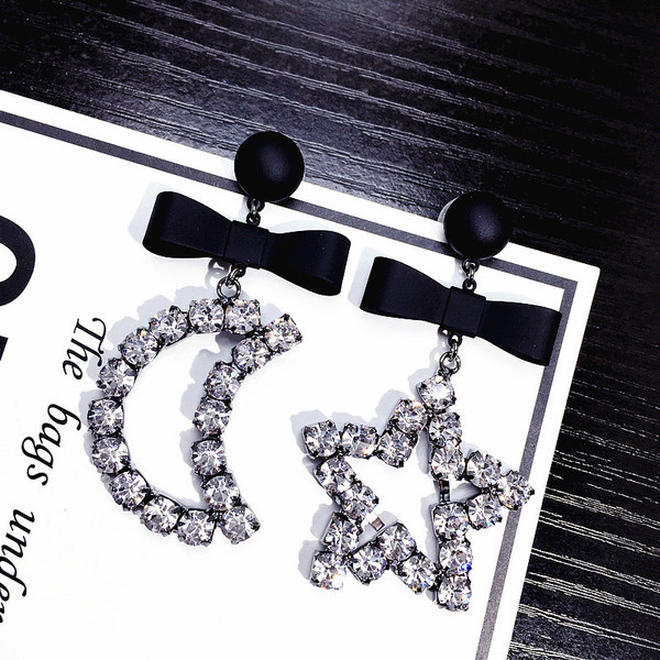 Női fülbevaló készlet csillag és hold alakú kövekkel