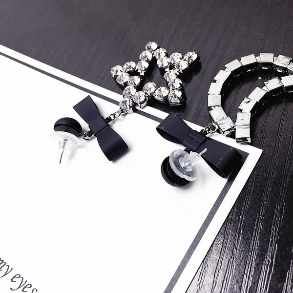 Női fülbevaló készlet csillag és hold alakú kövekkel