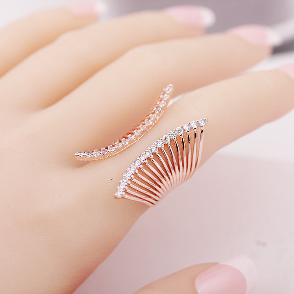 Inel de dama cu pietre artificiale