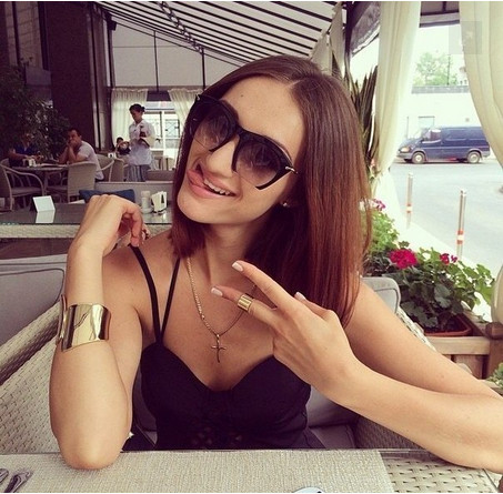 Ochelari moderni de dama cu rame subtiri in diferite culori