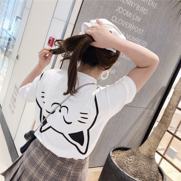 Γυναικείο μπλουζάκι μεγέθους MAXI σε λευκό και μαύρο με εφαρμογή