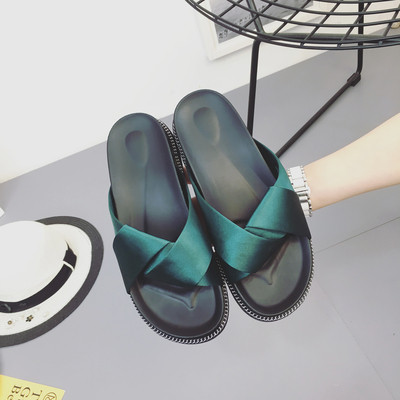 Casual γυναικείες παντόφλες σε κόκκινο, πράσινο και μαύρο χρώμα