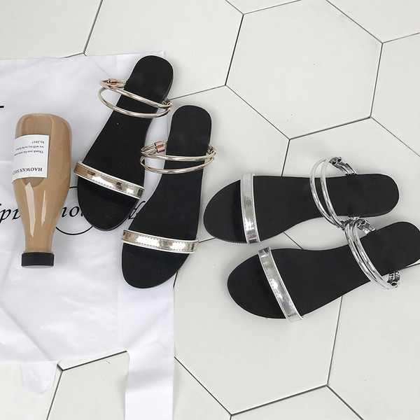 Γυναικείες παντόφλες με επίπεδη σόλα σε δύο χρώματα