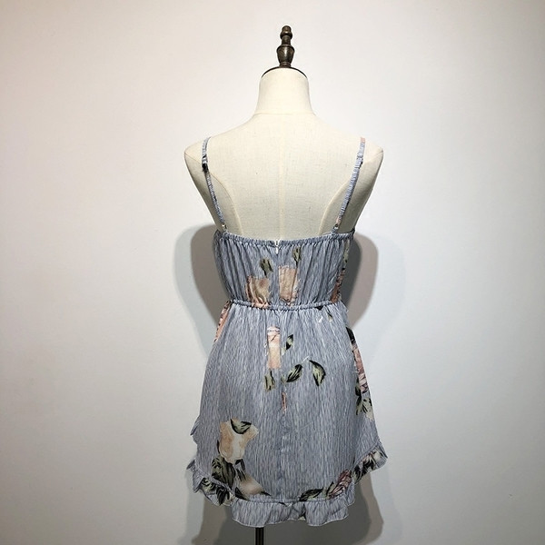 Salopeta de vara eleganta cu bretele subtiri si motiv deschis, in model floral