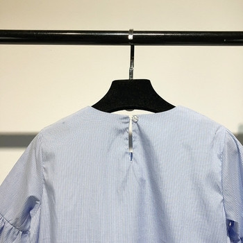 Μοντέρνο γυναικείο φόρεμα σε μπλε χρώμα με κεντήματα