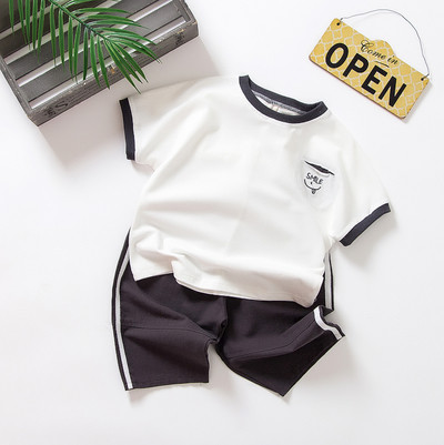 Παιδικό σετ για αγόρι με δύο  μέρη  μπλουζάκι κοντομάνικο και σορτς σε δύο χρώματα