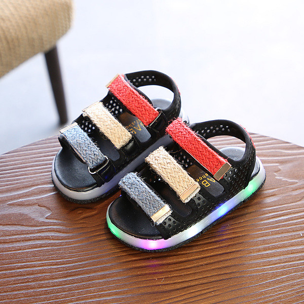 Παιδικά φωτισμένα σανδάλια για κορίτσια και αγόρια σε τρία χρώματα