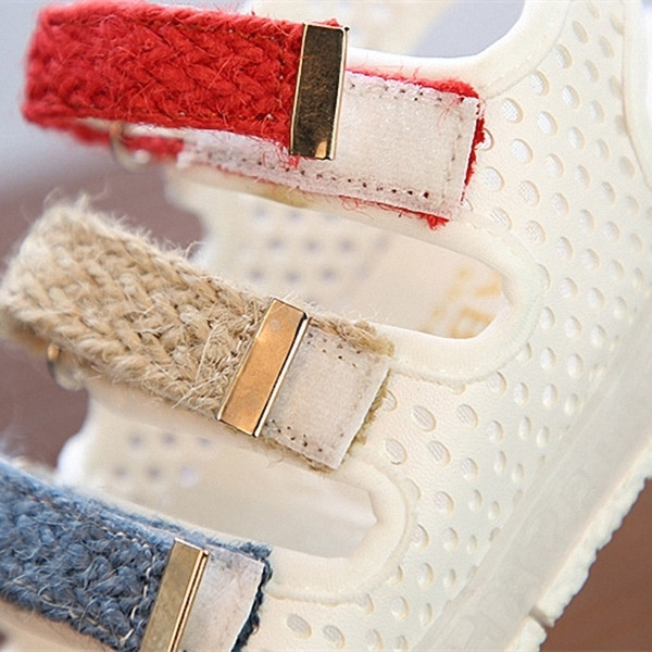 Παιδικά φωτισμένα σανδάλια για κορίτσια και αγόρια σε τρία χρώματα