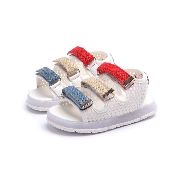 Παιδικά φωτισμένα σανδάλια για κορίτσια και αγόρια σε τρία χρώματα
