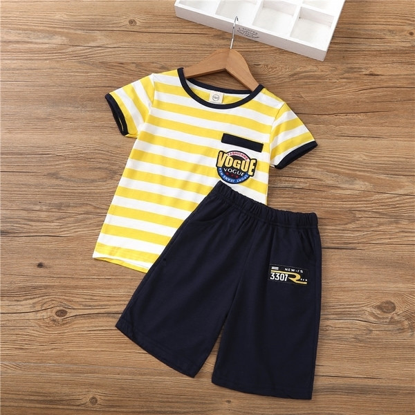 Παιδικό Καλοκαιρινό σετ για  αγόρια σε διάφορα χρώματα - T-shirt με κοντά μανίκια και σορτς