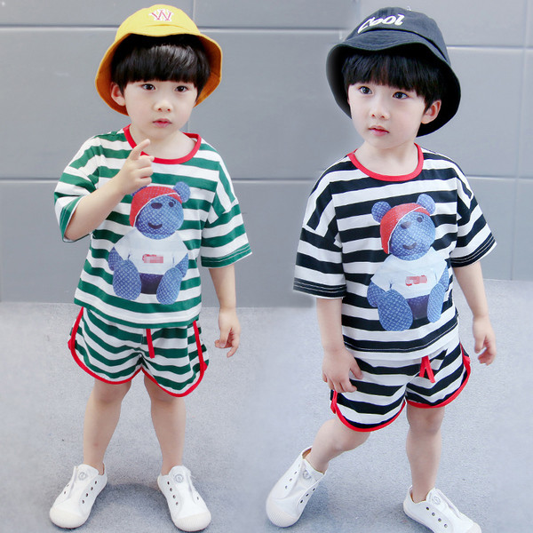 Set copii in doua culori cu imprimeu - tricou si pantaloni scurti