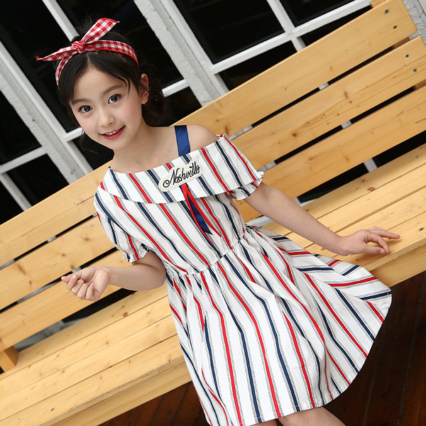 Κομψό παιδικό φόρεμα για κορίτσια σε ριγέ σε δύο χρώματα
