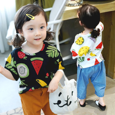 Детска тениска за момичета в черен и бял цвят с щампа