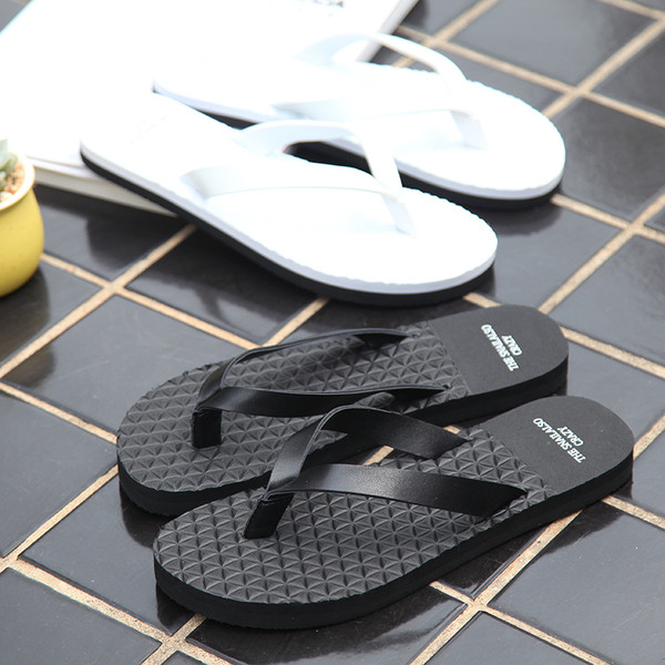 Ανδρικές παντόφλες σε λευκό και μαύρο χρώμα