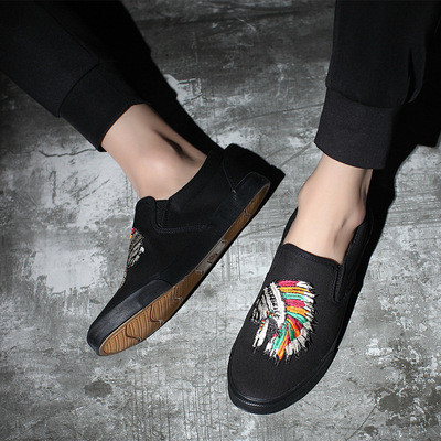 Pantofi casual barbatesti cu broderie colorata