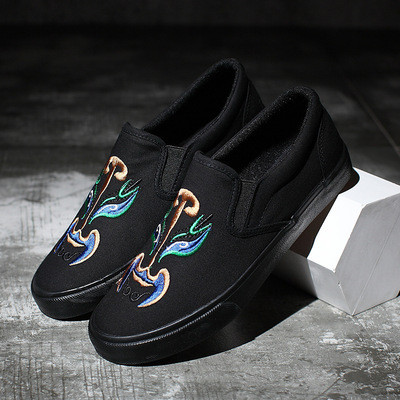 Pantofi barbatesti alb-negru cu broderie