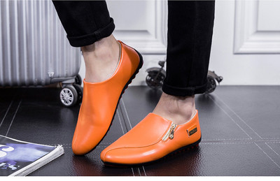 Ανδρικά υποδήματα σε διάφορα χρώματα με εξωτερική ραφή και μεταλλικά στοιχεία