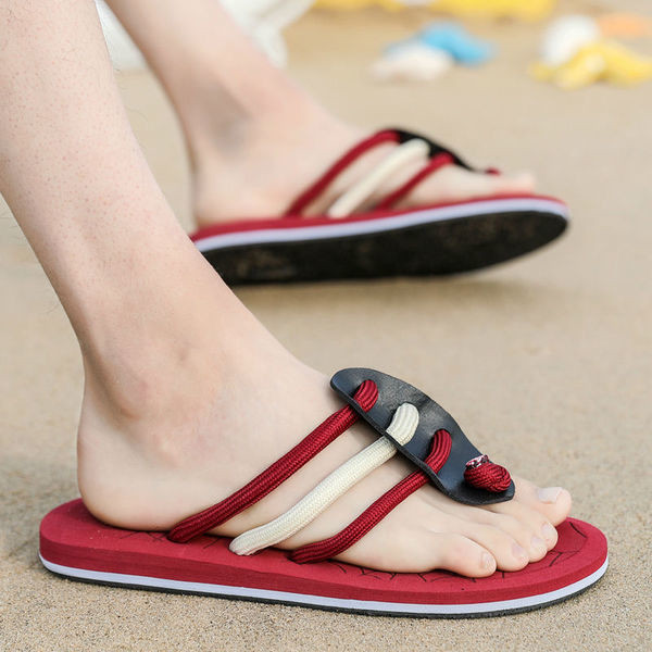 Papuci pentru bărbați - două modele