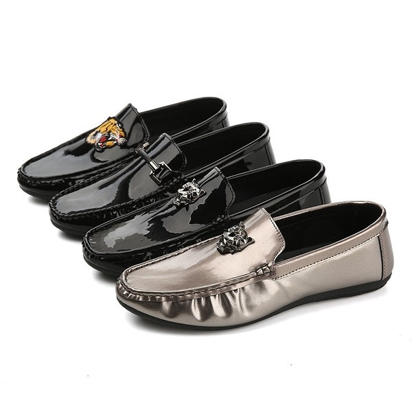 Mocasini barbatesti din piele ecologica in doua culori cu broderie si elemente metalice