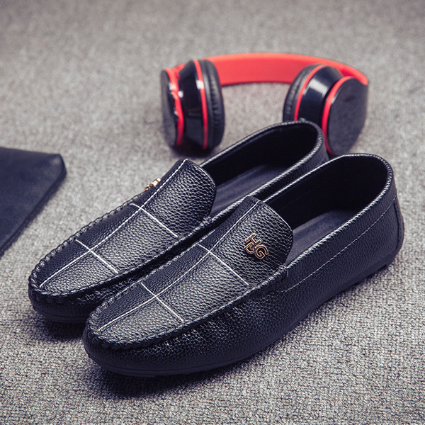 Mocasini stilati pentru barbati in mai multe culori cu decor metalic