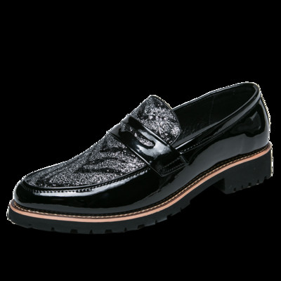 Κομψά υποδήματα ανδρικά σε δύο χρώματα με μπροκάρ