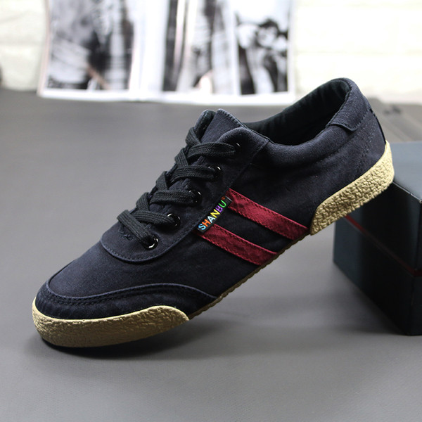 Adidași casual pentru bărbați, într-o singură culoare, cu margini în diferite culori