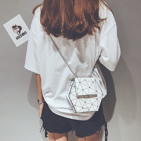 Mini geantă de mână în alb, gri și negru