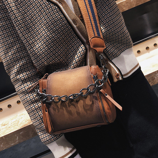 Δερμάτινη γυναικεία τσάντα  σε τρία χρώματα