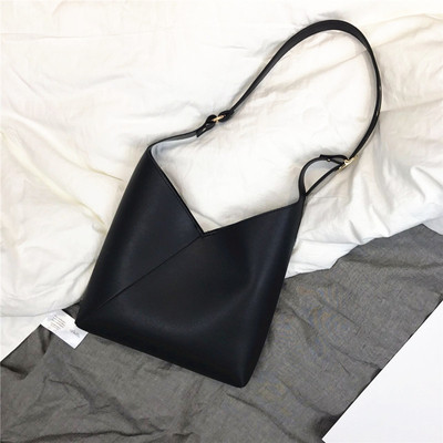 Стилна дамска чанта от еко кожа в бежов и черен цвят
