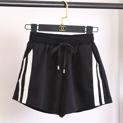 Αθλητικά - casual σορτς σε λευκό, κόκκινο και μαύρο χρώμα