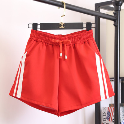 Αθλητικά - casual σορτς σε λευκό, κόκκινο και μαύρο χρώμα