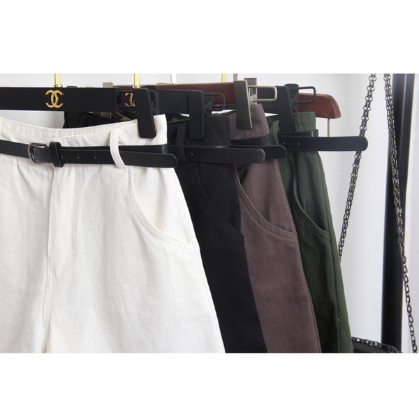 Pantaloni scurți de damă cu talie înaltă în mai multe culori