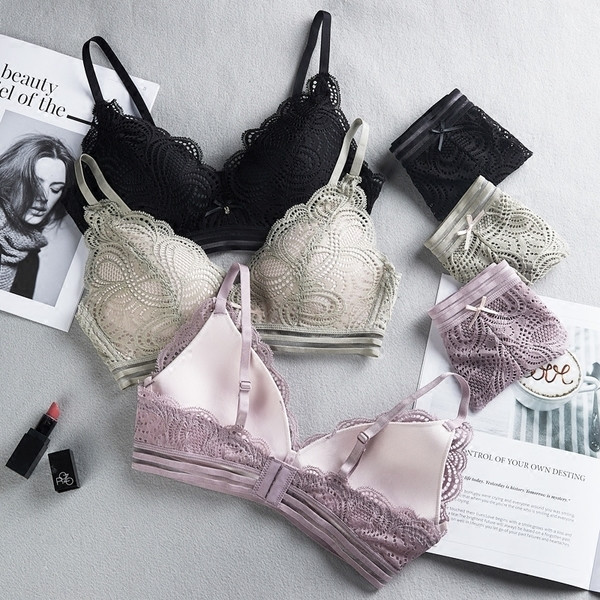 Κομψό σετ από δαντέλα - σουτιέν και μπικίνι σε τρία χρώματα