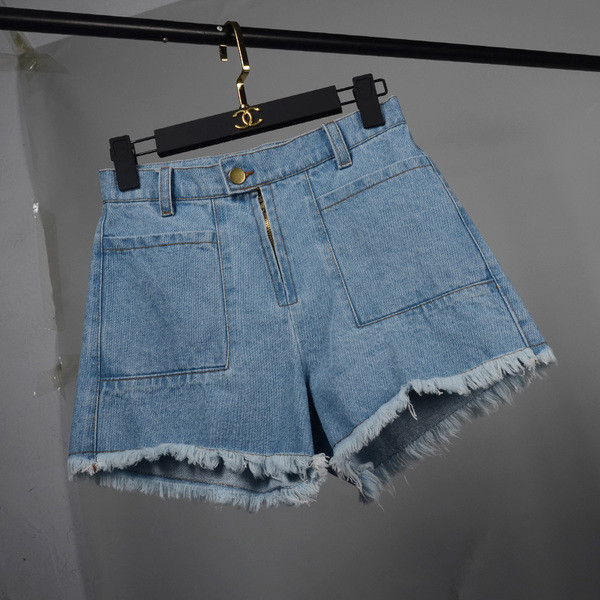 Pantaloni scurti eleganti de dama cu talie inalta in doua culori