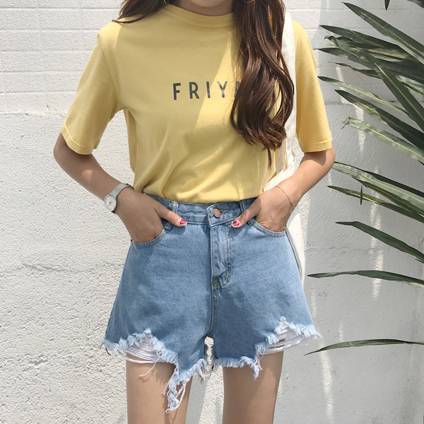 Pantaloni scurți de damă cu talie înaltă rupti în două culori