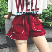 Pantaloni scurți casual de damă în negru și roșu