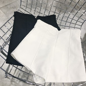 Stílusos női rövidnadrág magas derékkal, fehér és fekete színben