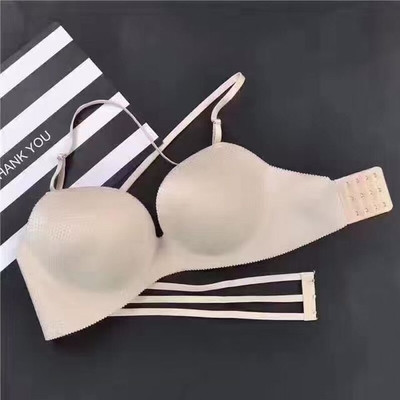 Γυναικείο σουτιέν σε διάφορα χρώματα