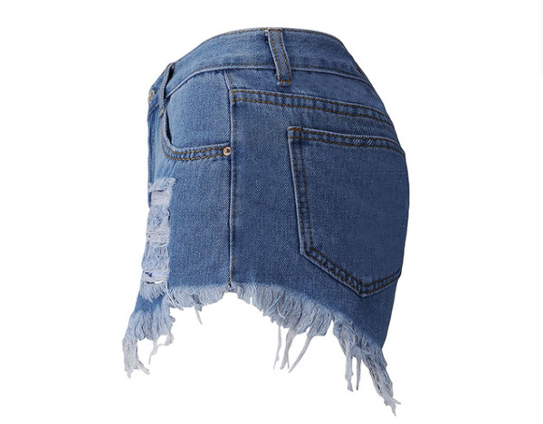 Blugi scurti de dama cu motive rupte