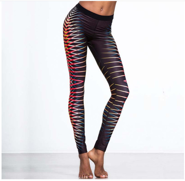 Γυναικείο αθλητικό κολάν με πολύχρωμα γεωμετρικά σχέδια