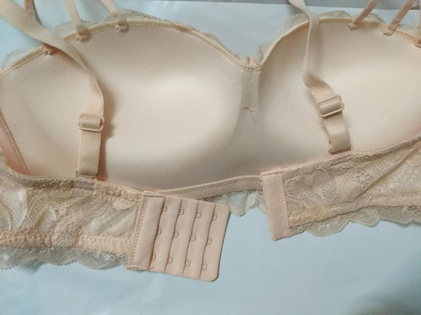 Σετ εσωρούχων κυρίες δαντελλών που περιλαμβάνουν βραχιόλι σουτιέν και δαντέλα μπικίνι