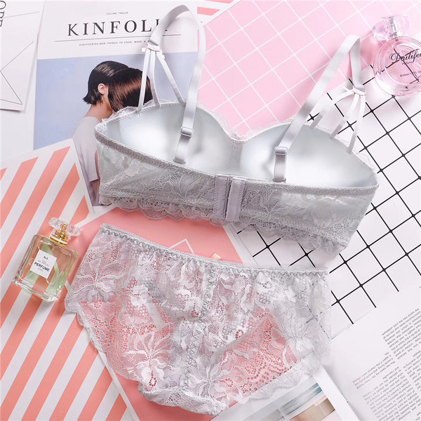 Σετ εσωρούχων κυρίες δαντελλών που περιλαμβάνουν βραχιόλι σουτιέν και δαντέλα μπικίνι