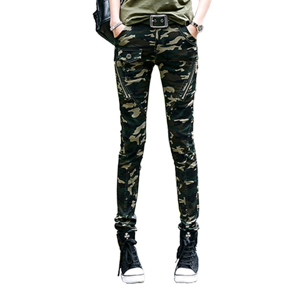 Γυναικεία casual παντελόνια με μεταλλικά στοιχεία και τσέπες