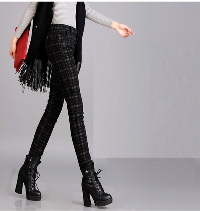 Γυναικεία παντελόνια σε διάφορα χρώματα κατάλληλα για τη καθημερινή ζωή