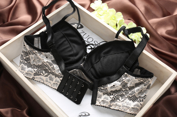 Κομψό γυναικείο σετ ρυθμιζόμενου σουτιέν και μπικίνι σε τρία χρώματα