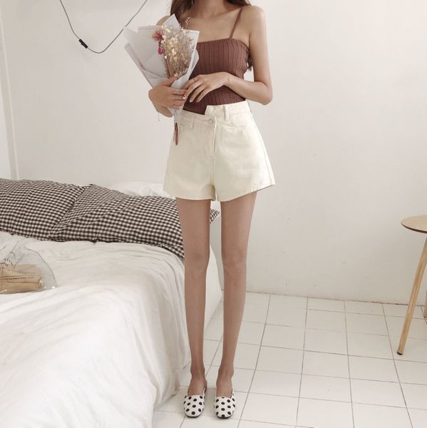 Pantaloni scurti eleganti de dama cu talie inalta in doua culori