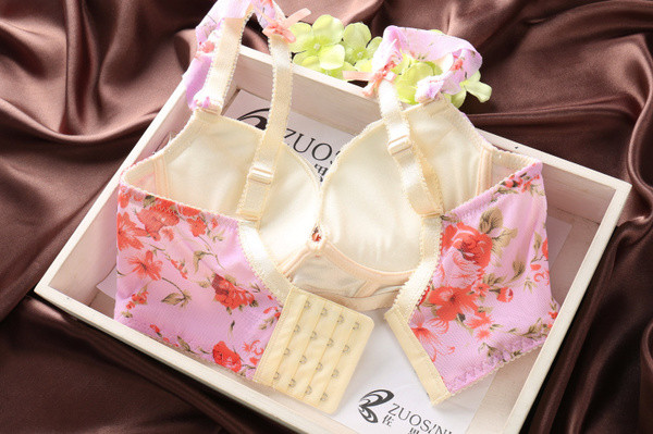Γυναικείο κομψό σετ εσώρουχου  με floral σχέδια σε δύο χρώματα