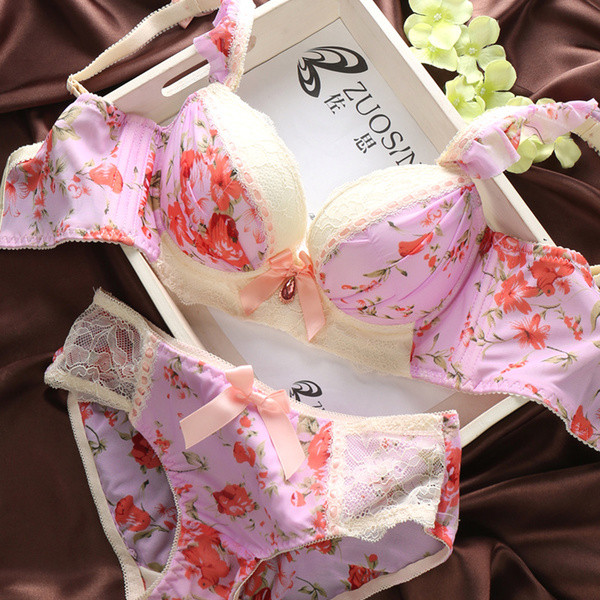Γυναικείο κομψό σετ εσώρουχου  με floral σχέδια σε δύο χρώματα
