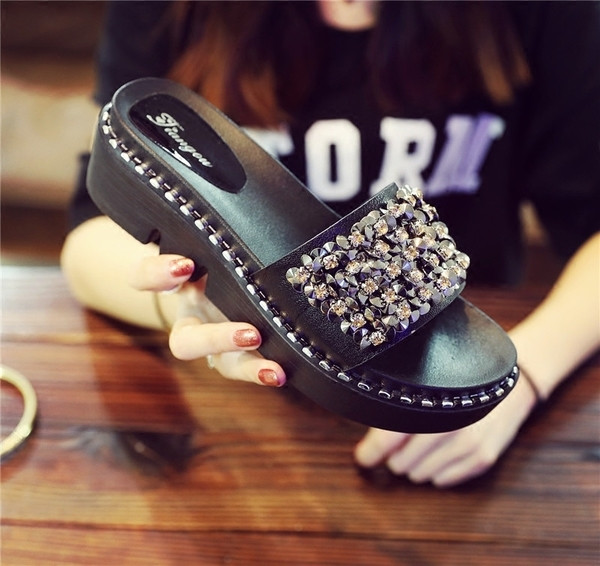 Papuci dama cu pietre decorative - doua modele